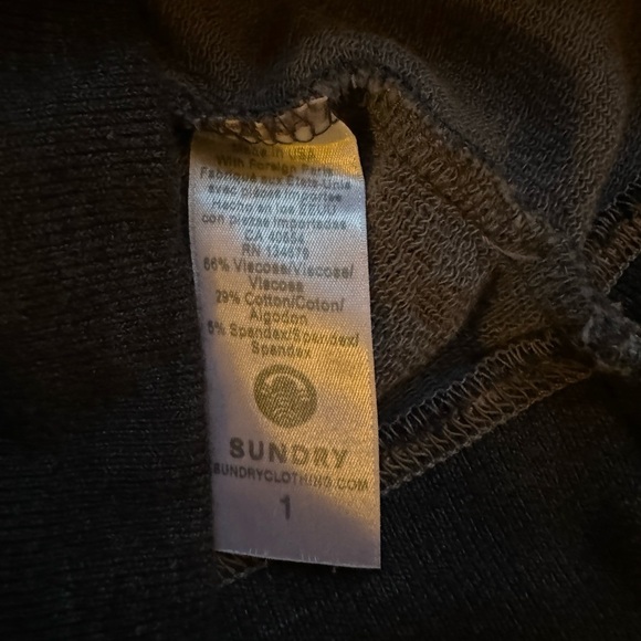 SUNDRY NWOT grey and red patched heart embroidered pullover sweatshirt size 1 - Picture 4 of 4